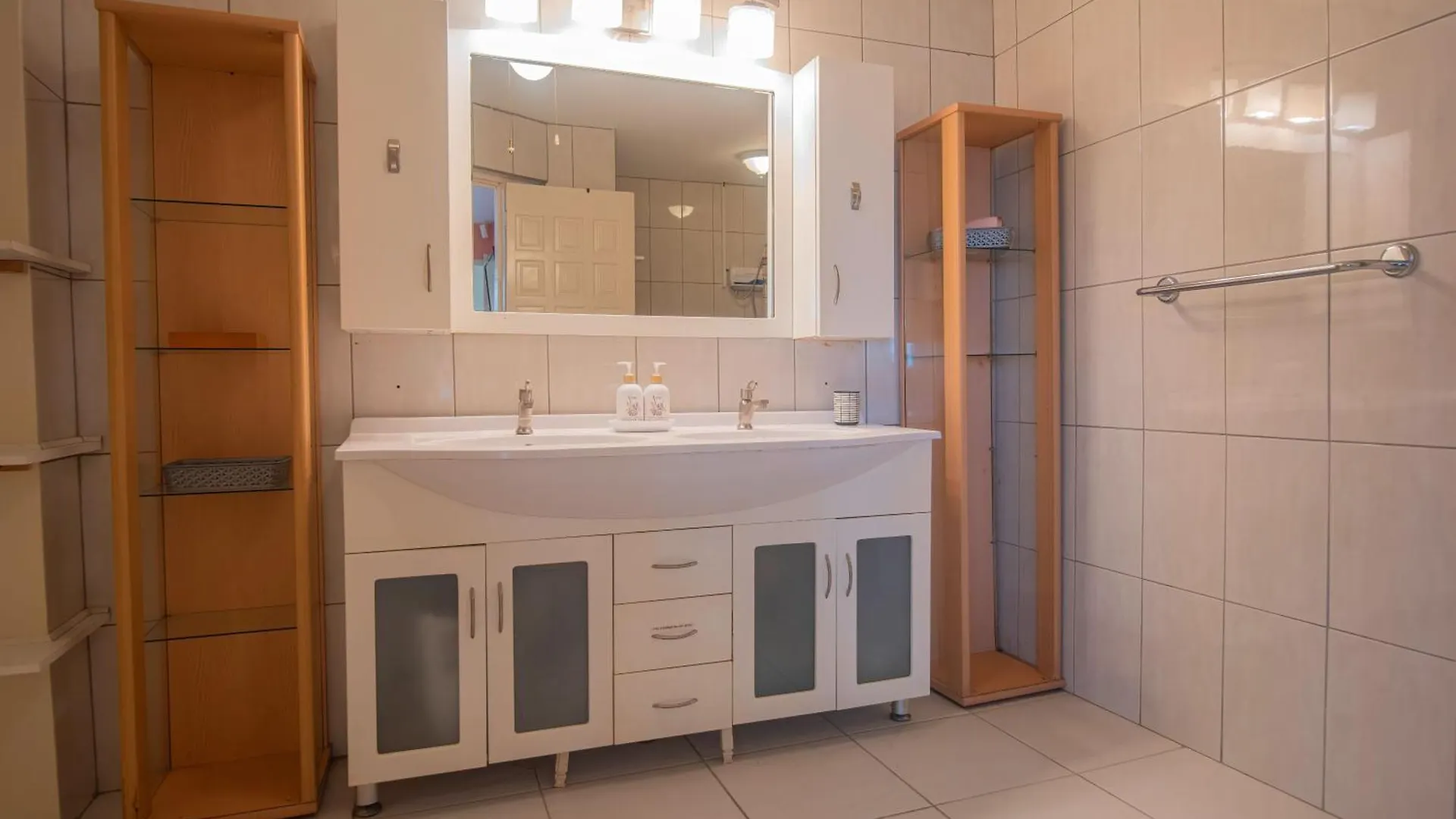 Beautiful Luxury Home In Seroe Colorado Sero Colorado أروبا